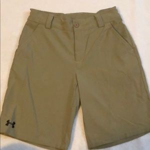 Under armor heat gear khaki shorts YMD